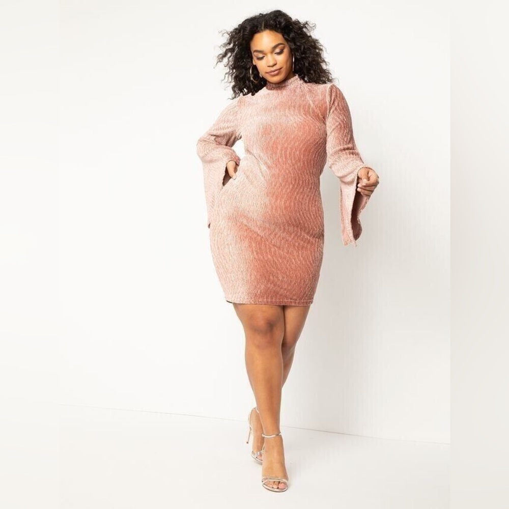 Eloquii | Plus Flare Sleeve Textured Velvet Dress - Picture 4 of 4